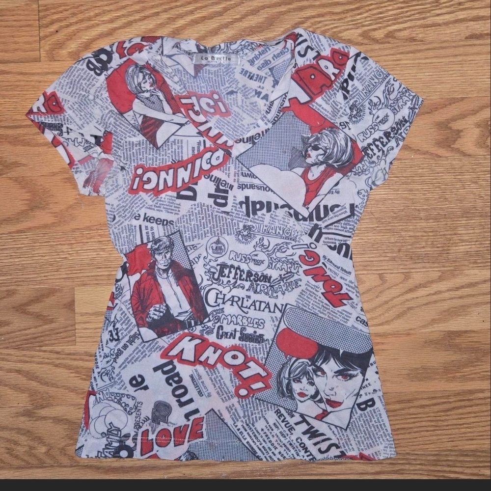La Belle Red, Black and White Graphic V‑Neck Tee